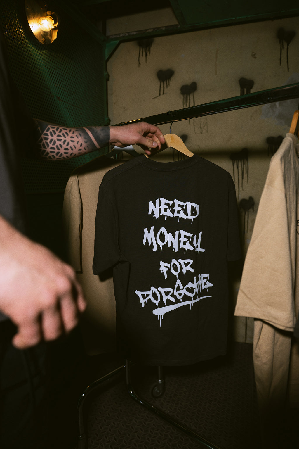 KOSZULKA NEED MONEY FOR PORSCHE