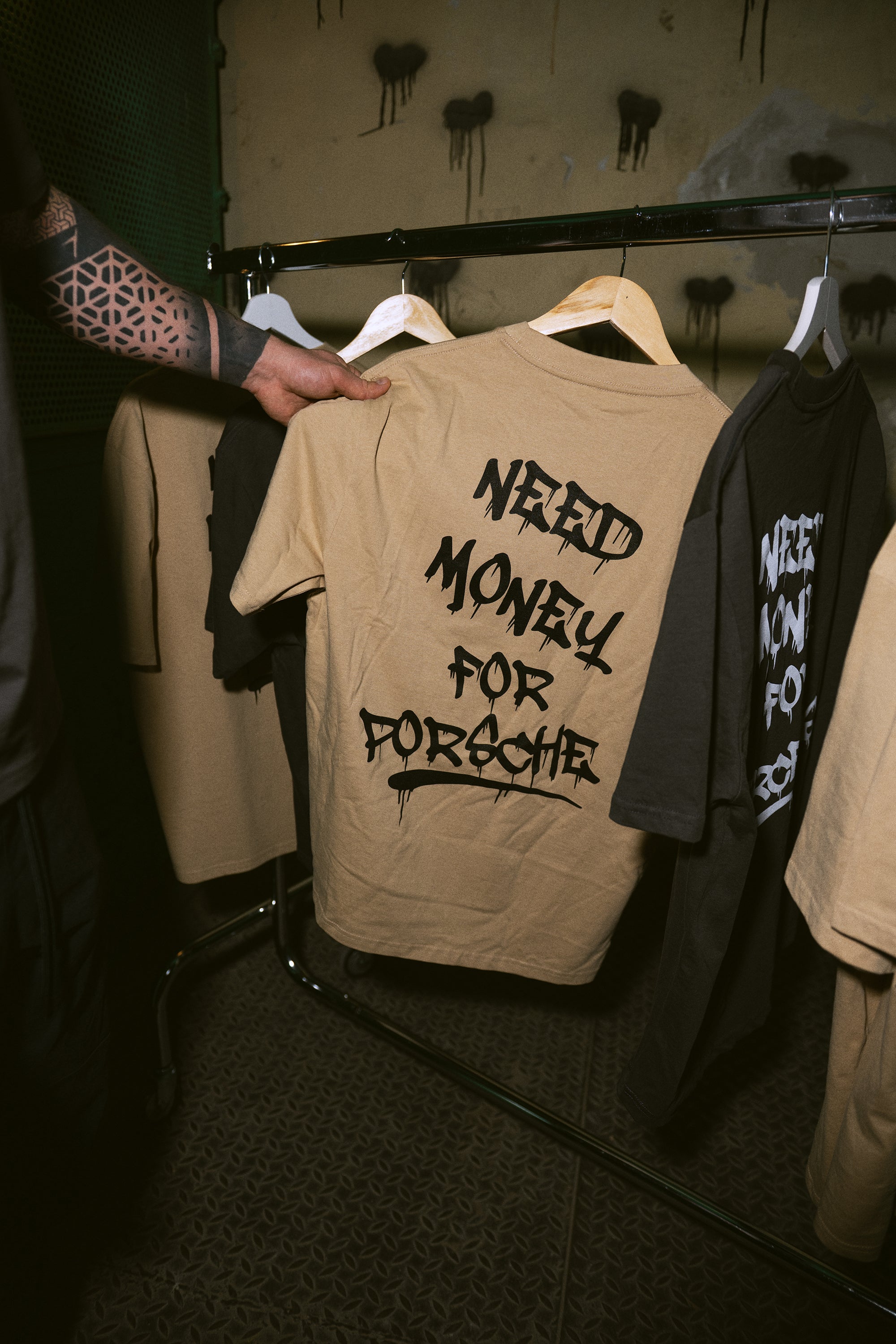 KOSZULKA NEED MONEY FOR PORSCHE